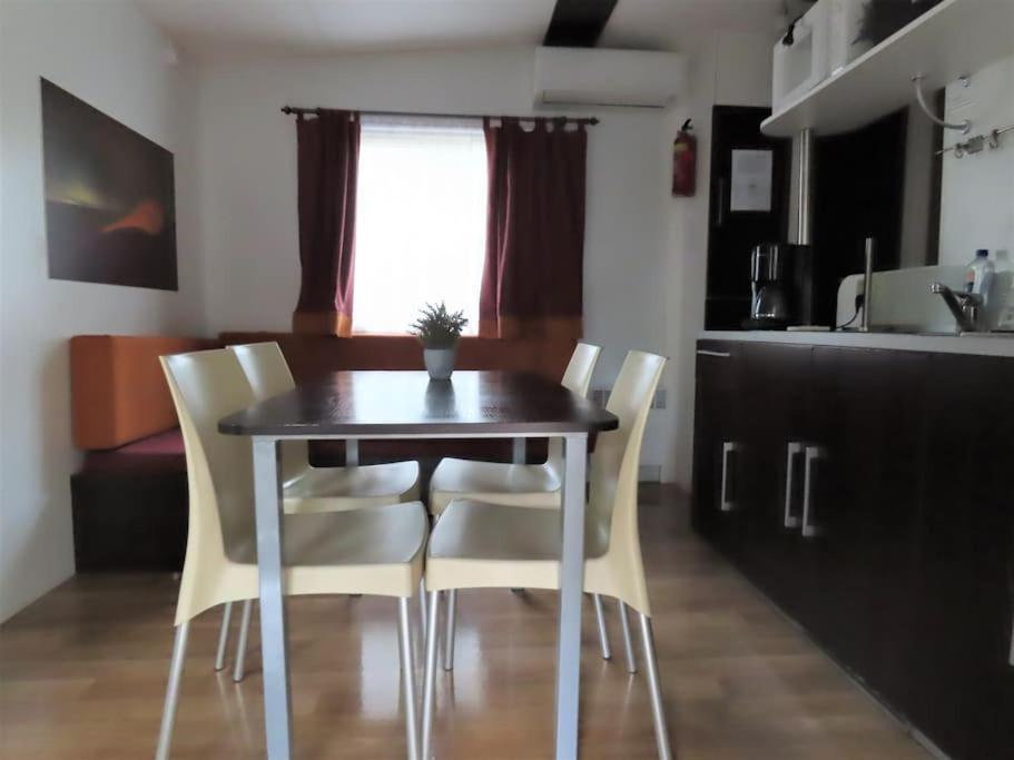 Mobile Home 6-Pers Camping Lei Suves-Cotes D'Azur-Including Airco Roquebrune-sur-Argens Buitenkant foto