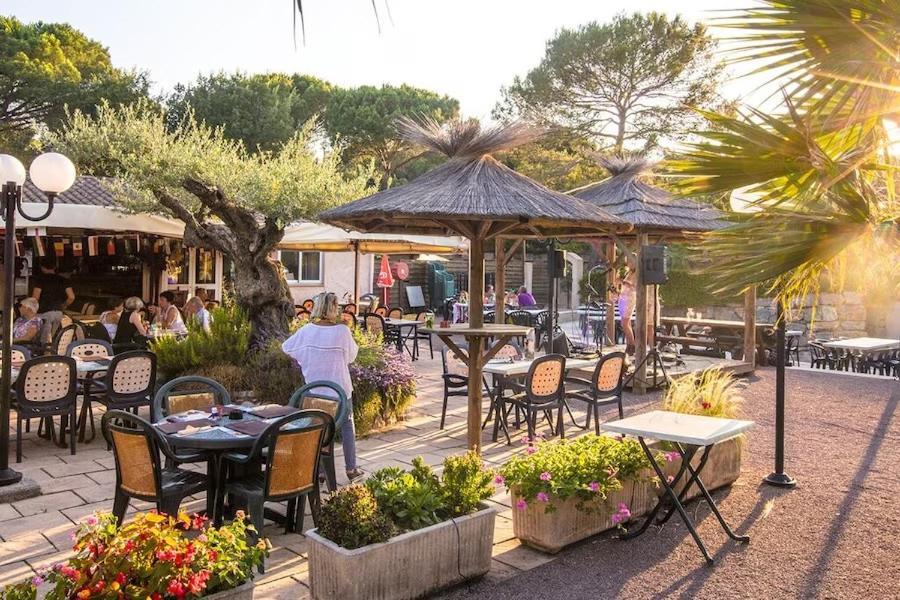 Mobile Home 6-Pers Camping Lei Suves-Cotes D'Azur-Including Airco Roquebrune-sur-Argens Buitenkant foto